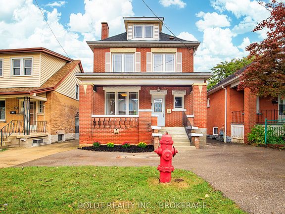 2nd image of 209 Rosslyn Ave S