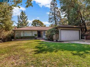 23 Crestview Dr, Orinda, CA 94563