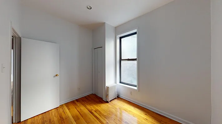 Rented by Bond New York | media 27