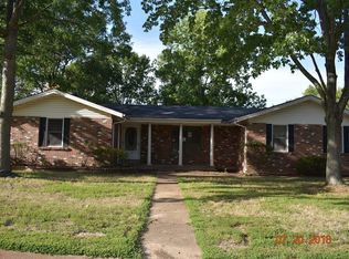 2807 Queen Bee Ln, Saint Louis, MO