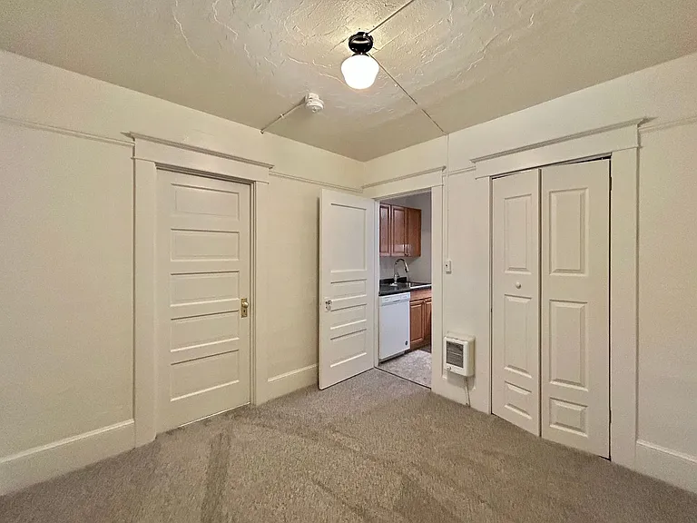 Dover Apartments — Photo 15