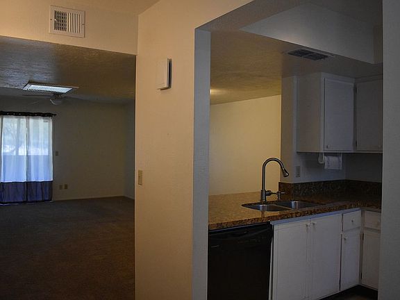 5th image of 1601 W Sunnyside Dr Unit 141