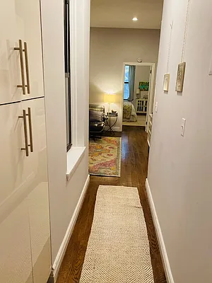 Rented by Bank Neary | media 37