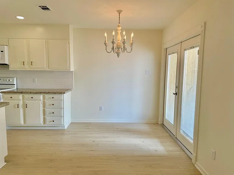 495 Yorktown Ln — Photo 14