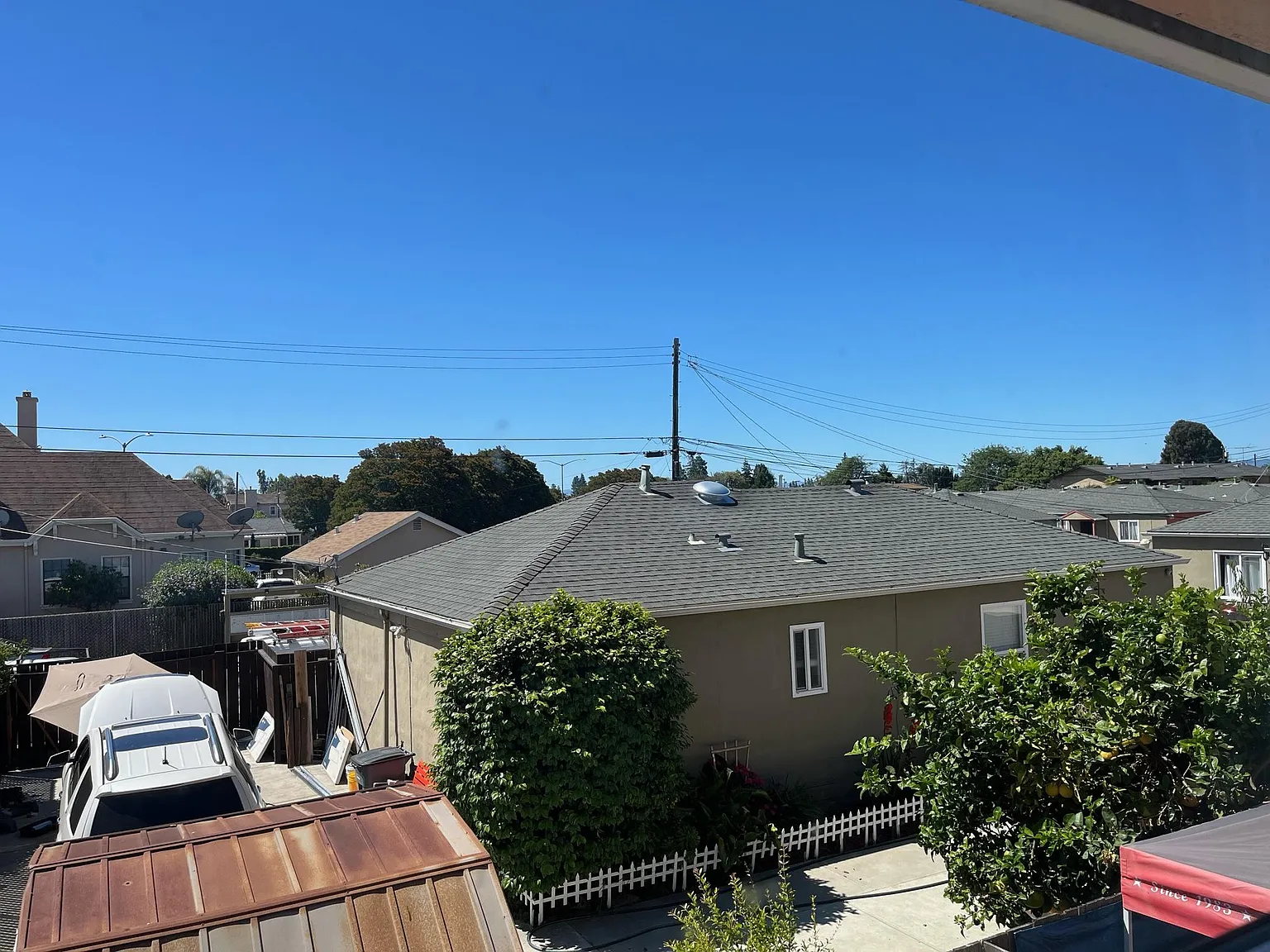 22807 Grand St — Photo 3