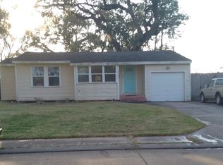 226 Winding Way, Lake Jackson, TX 77566