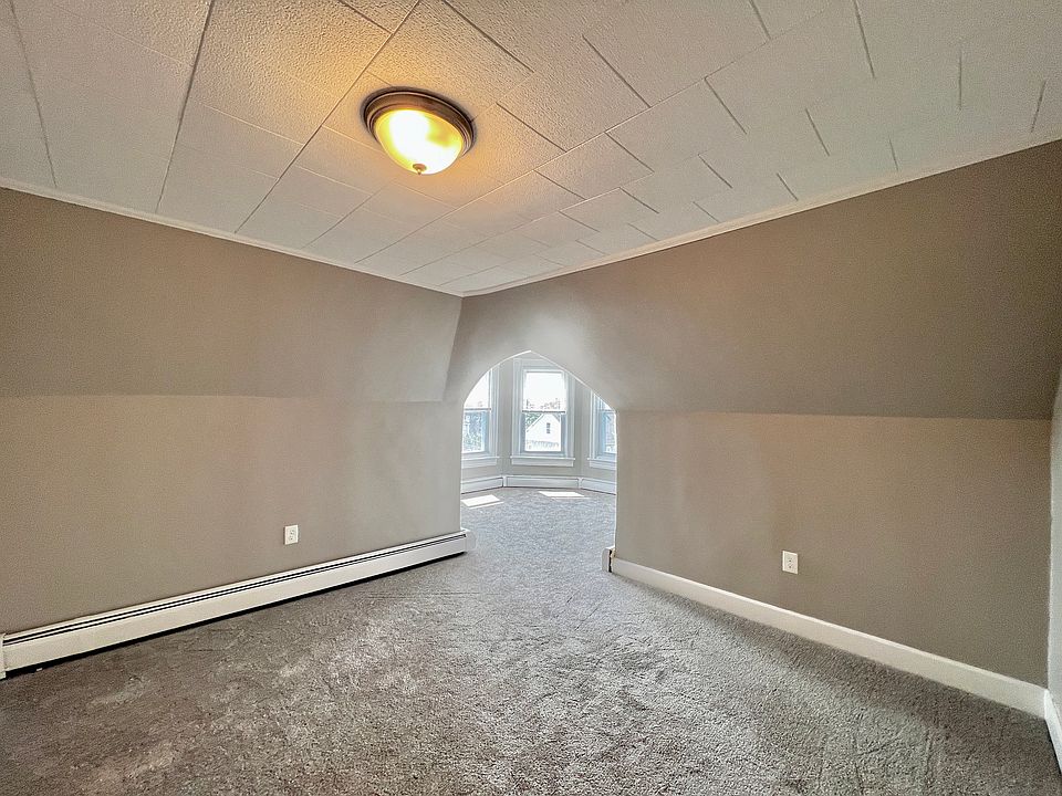 Living Room Looking to Alcove Area
