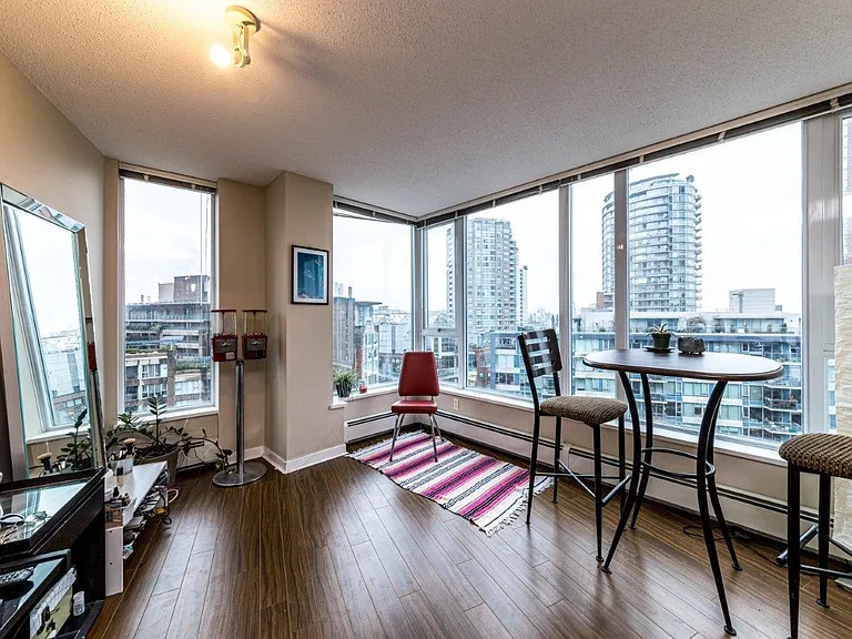 188 Keefer Pl #1006 — Photo 1