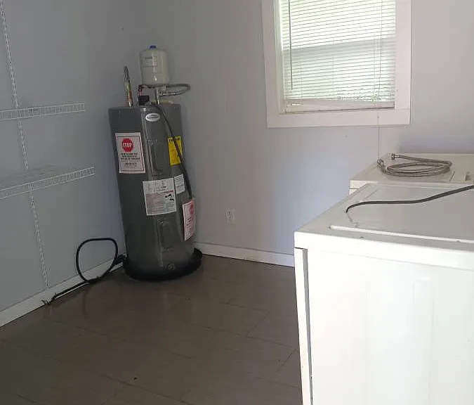 106 Columbia Ave #D — Photo 4