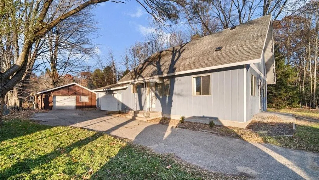 3 bed, 1693 sqft, $2,200 — Photo 1