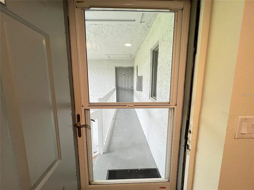 2 bed, 2.0 bath, 825 sqft, $1,200 — Photo 4