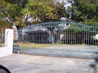 1737 Canyon Hill Dr, Riverside, CA 92506