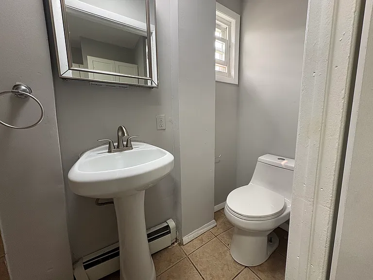 228 S 5th St #2A — Photo 8