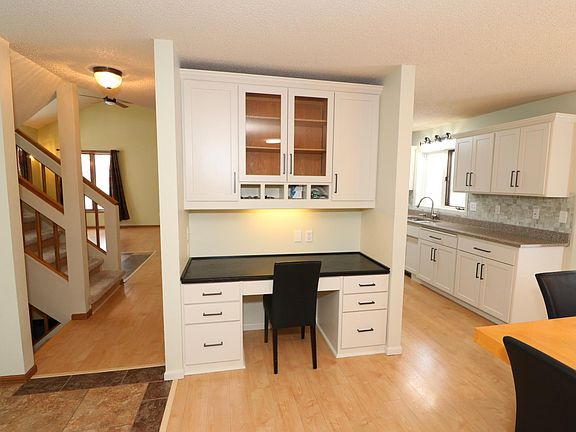 3rd image of 525 10th St E