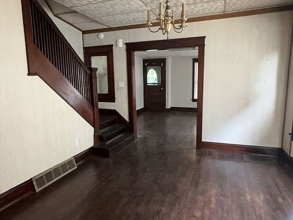 3rd image of 1555 E 118th St