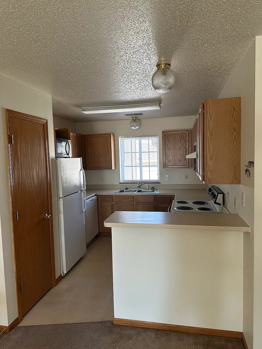 Building Photo - 640 Magnolia Ln #4