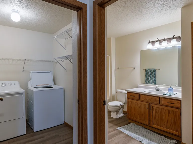 Fargo, ND Willow Park Apartments | Bathroom and laundry