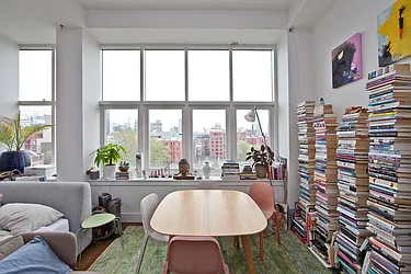 Rented by R New York