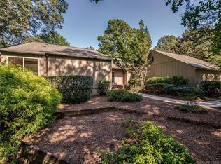 3700 Windbluff Dr, Charlotte, NC 28277