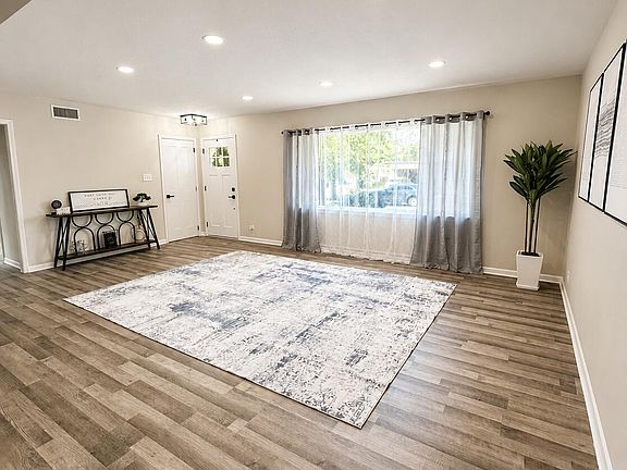 4th image of 6747 Birch Pl
