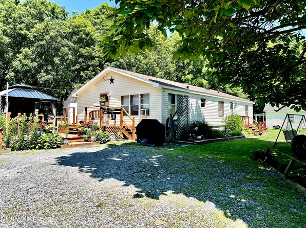 17 Clarks Mills Road, Greenwich, NY 12834
