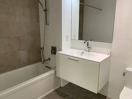 Rented by R New York | media 9