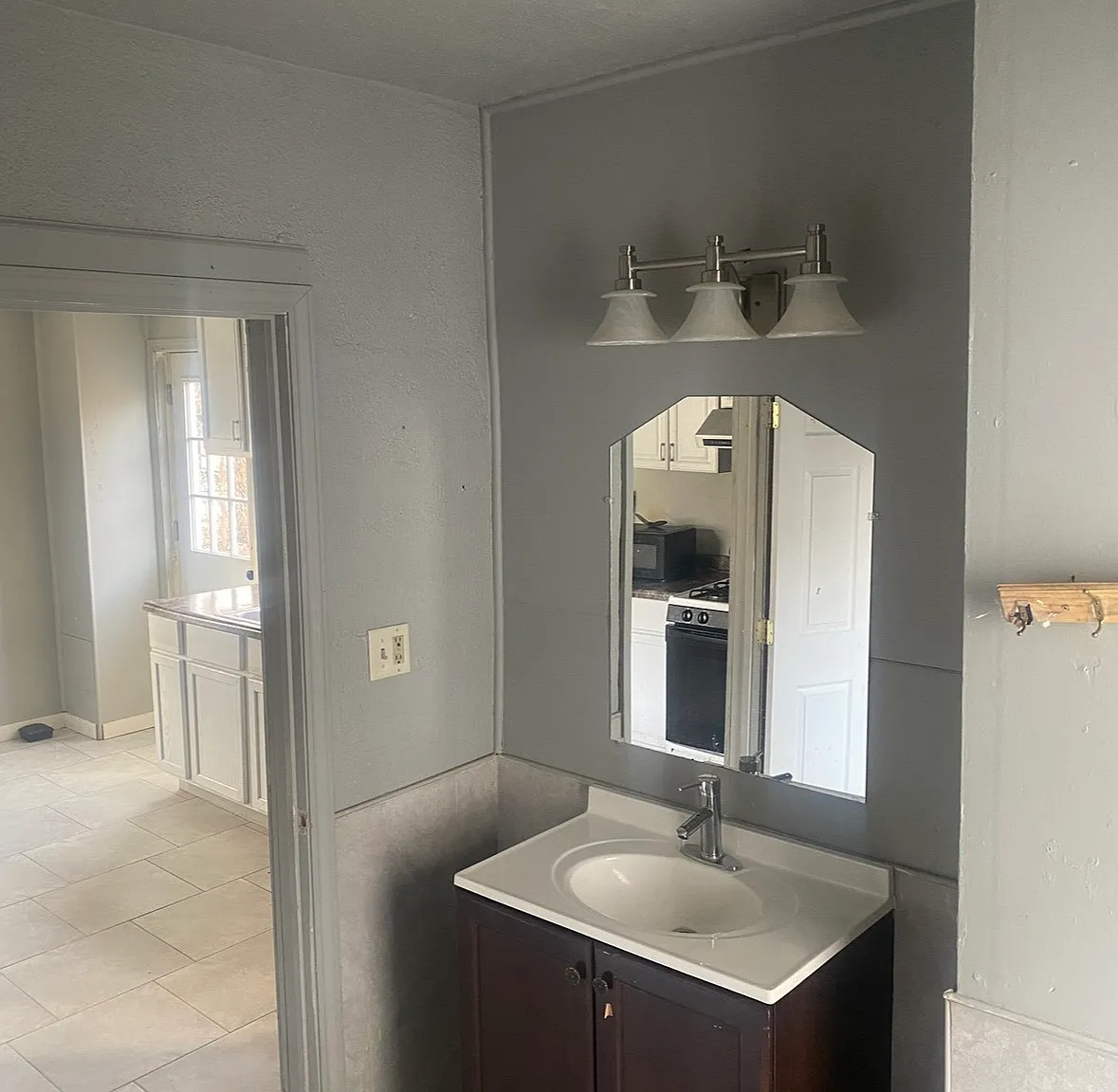 3 bed, 1353 sqft, $900 — Photo 3