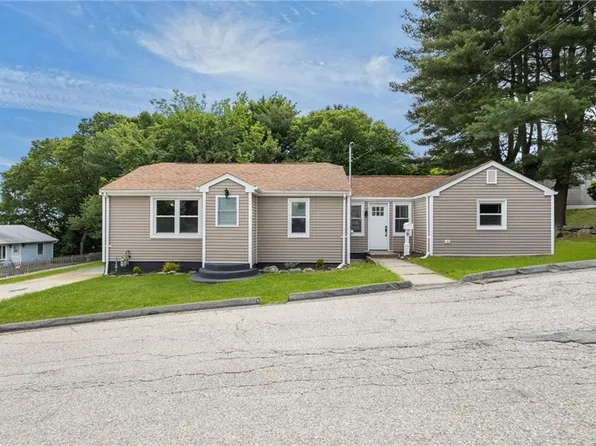 9 Emelia St, Johnston, RI 02919