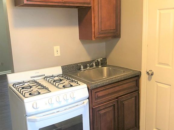 4th image of 1416 Townley Dr APT F