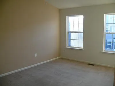 12 Swan Ct — Photo 3