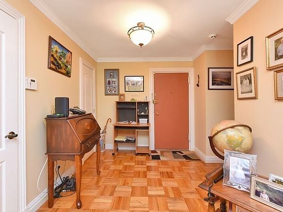 4th image of 23-20 Bell Blvd #1J