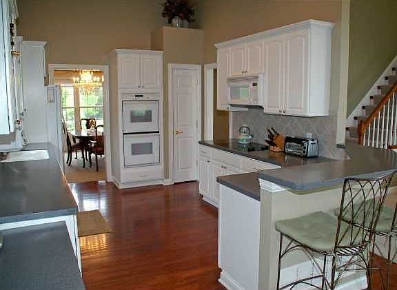 3rd image of 5110 Oakmont Pl
