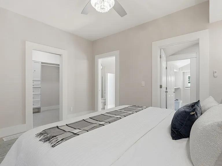 1611 Hyde Park St — Photo 19