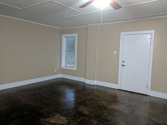 Spacious living/dining combo