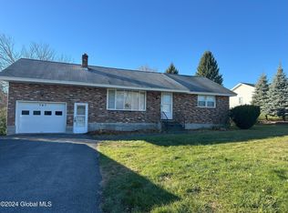 787 Pearse Rd, Niskayuna, NY 12309