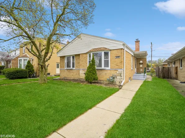 5051 Jarlath Ave, Skokie, IL 60077