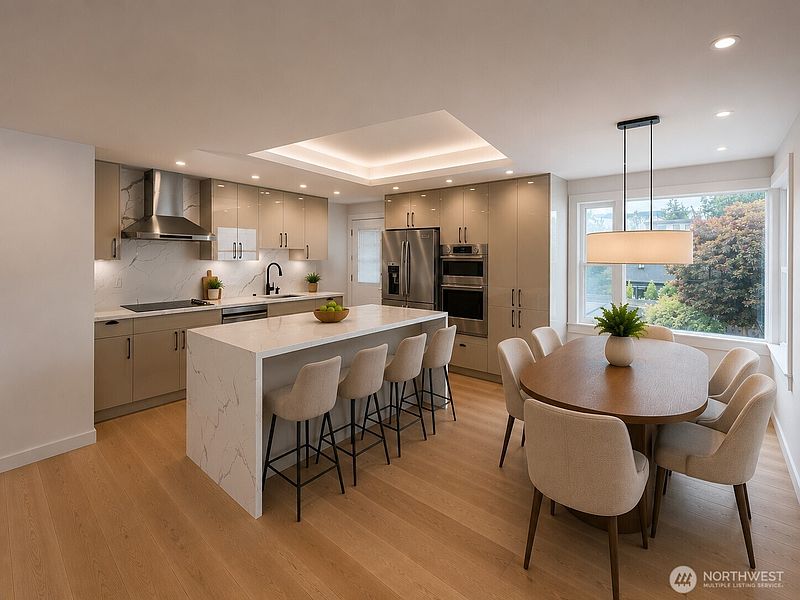 4th image of 3803 29th Avenue W