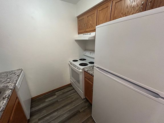 5th image of 992 3rd St #209