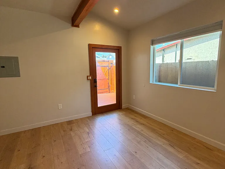 1904 Julian Ave — Photo 13