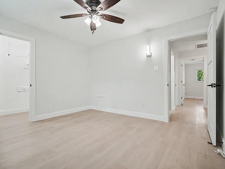9323 Meadowbriar Ln — Photo 18