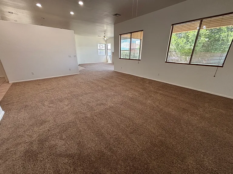 Large dinning area connected to the living room