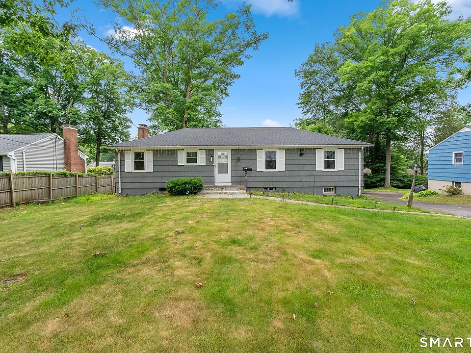 128 Forest Dr