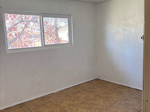 5th image of 6829 Flora Ave #G