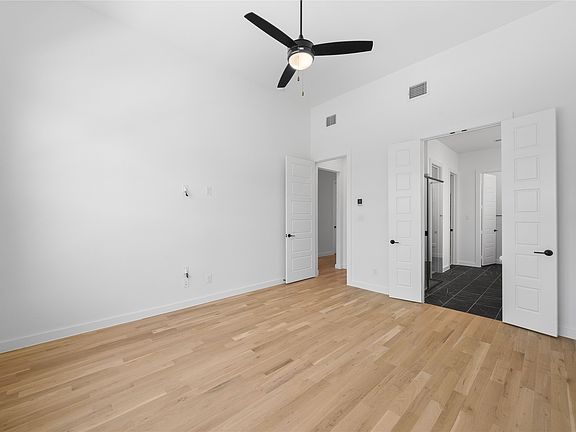 3rd image of 15518 Crape Myrtle Rd
