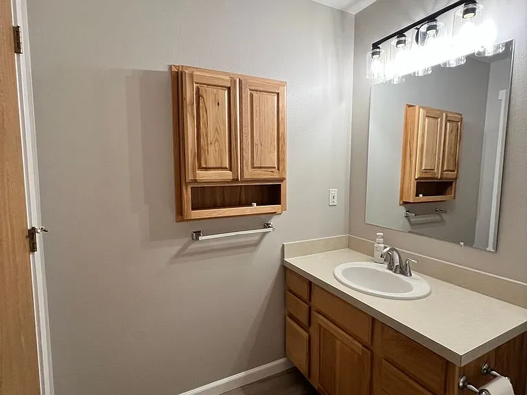 1351 Yost Cir NE — Photo 34