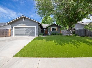 2126 SW Webster Rd, Grants Pass, OR 97526