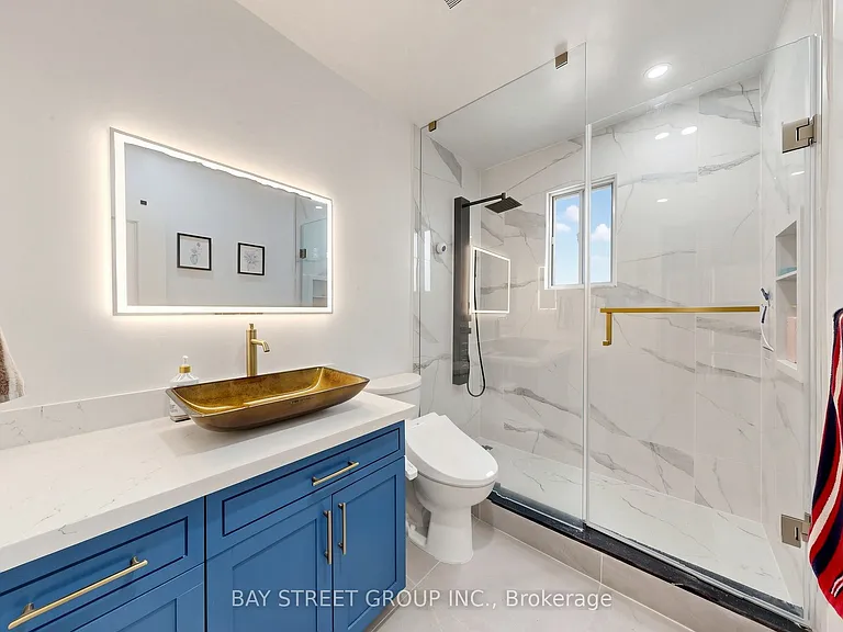 55 Baybrook Cres — Photo 14