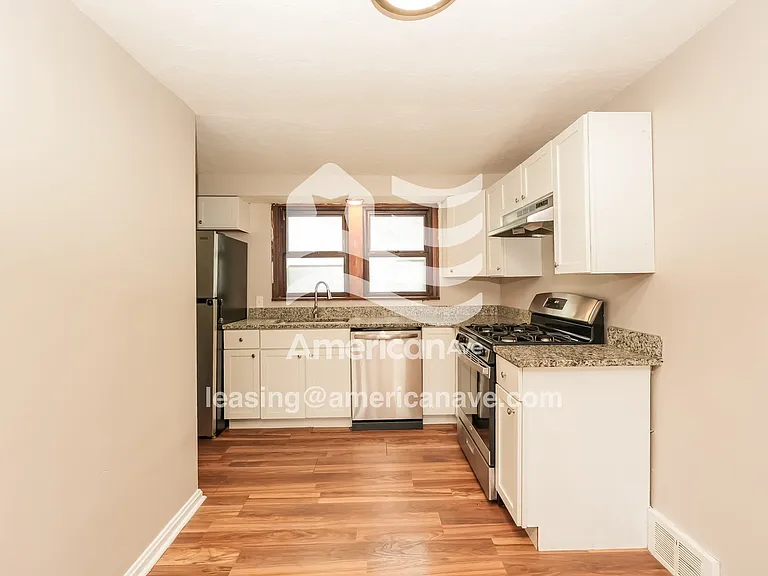 1323675_005_kitchen_6.jpg