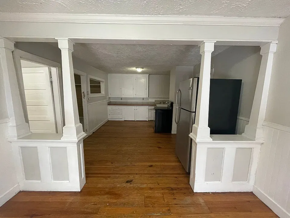 39 Hill St #104