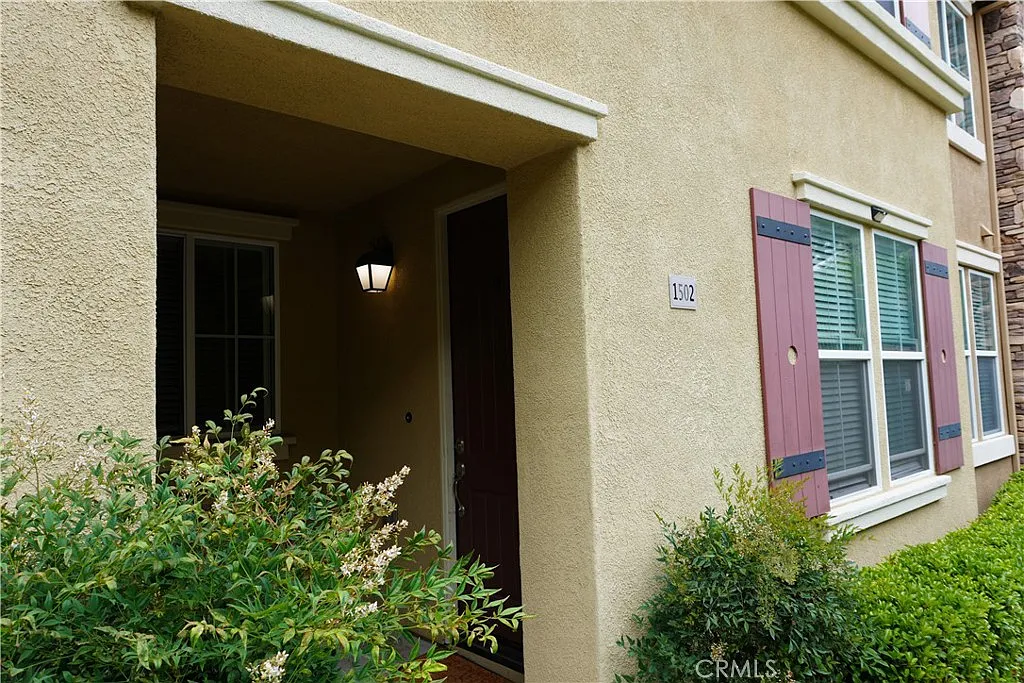 3 bed, 2.5 bath, 1565 sqft, $2,950 — Photo 1